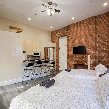 Studio Plus, Next To The Korea-Town-3